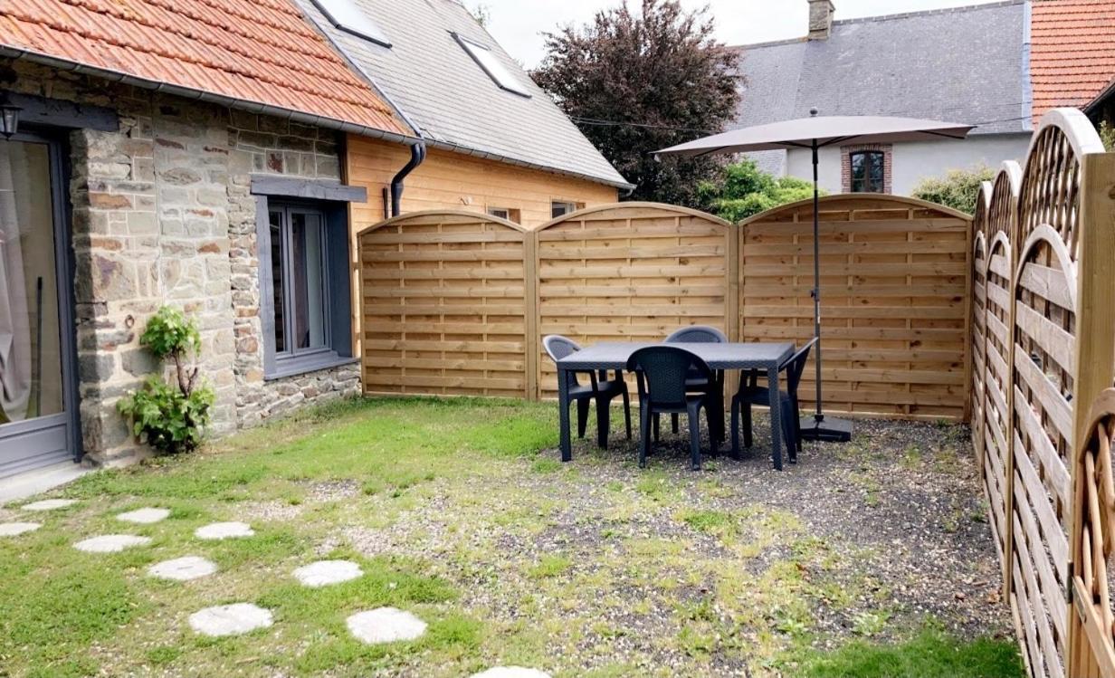 Gite La Hulotte A Proximite Du Mont Saint Michel Villa Céaux Exterior foto